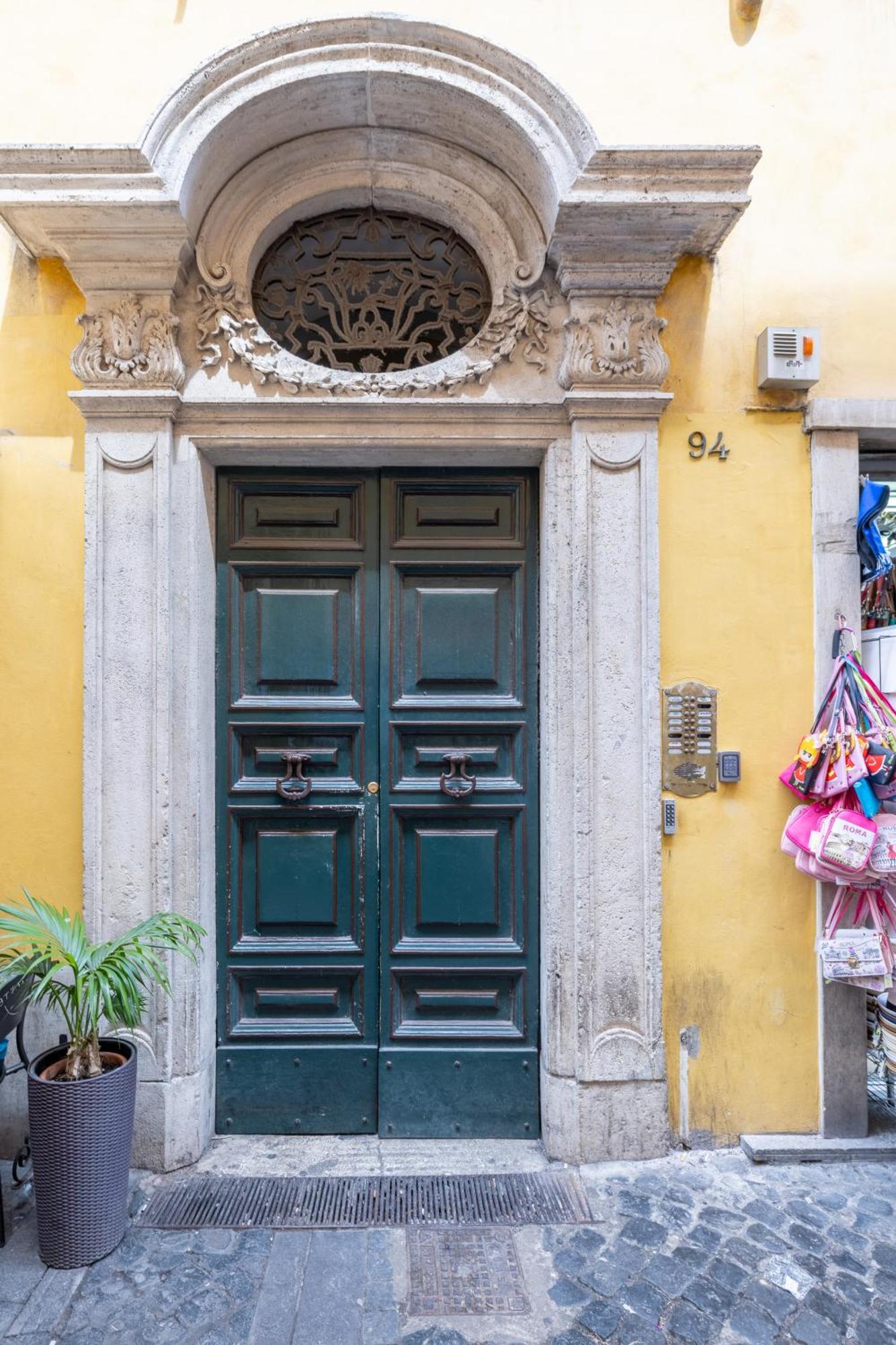 Maison Trevi Рим Экстерьер фото
